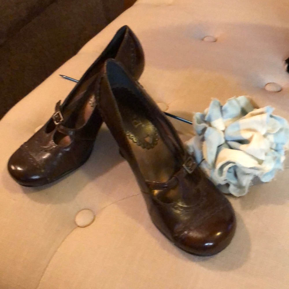 Mudd Mary Janes size 6